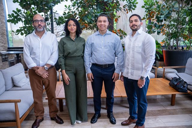 Aliosha Ruiz, Carol Voigt, Fernando Méndez y Jesús de Peña