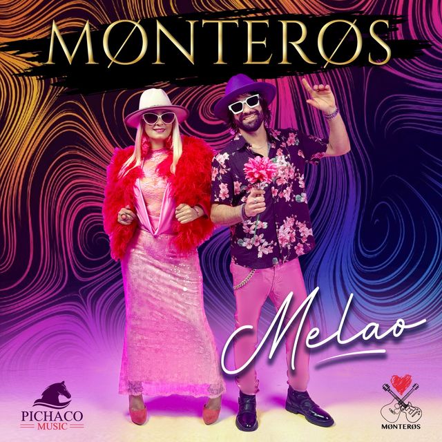 El dúo Monteros, vestido de rosado y estampado floral, en una de las gráficas de «Melao»