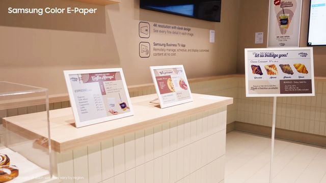 Pantallas Color E-Paper sobre un mostrador comercial
