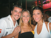 Provocative Woman Bella Vista Mall Federico, Karina y Sol.
