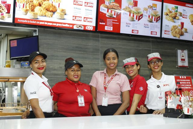 KFC de República Dominicana celebra premio regional LATAM
