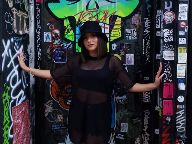 Dalesta cantante salvadoreña estrena canción dedicada a Nayib Bukele con audiovisual producido por un dominicano