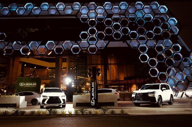 Lexus nos sumerge dentro de su mundo de lujo y presenta This is Lexus