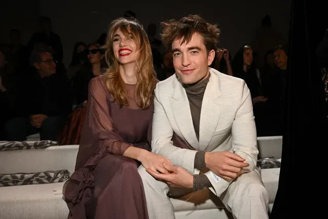 Pattinson y Suki Waterhouse debutaron como pareja