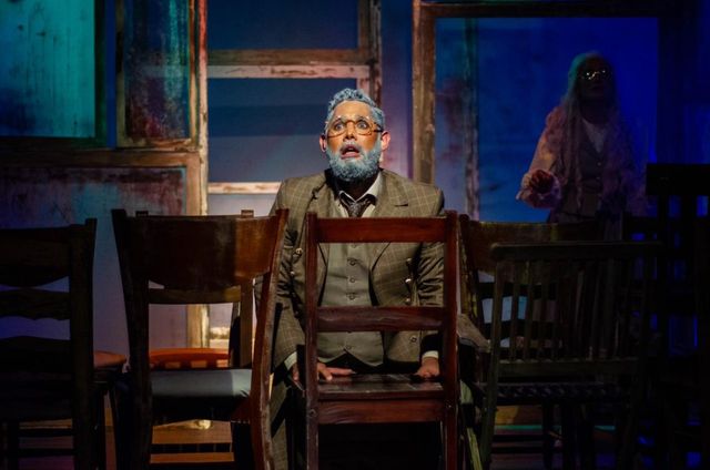 “Las Sillas”, una excelente puesta en escena con actuaciones de primera