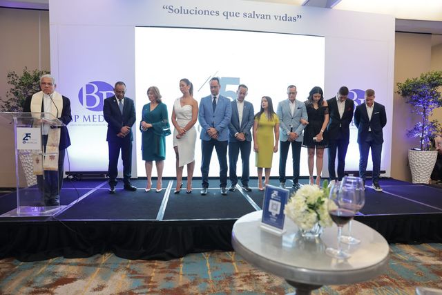 BP Medical ofrece cóctel para celebrar 25 años de trayectoria