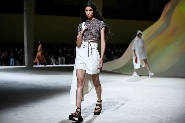 Hermes presentó su espectáculo en París