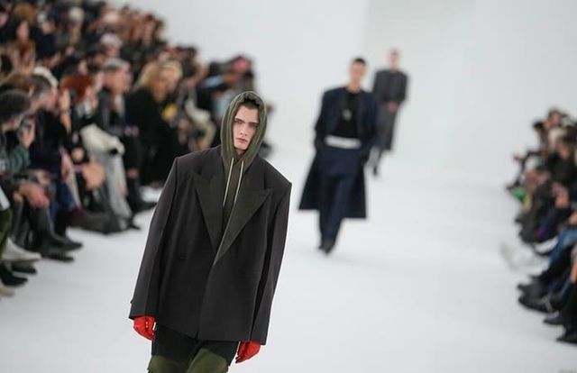 Givenchy para hombres por todo lo alto en Paris