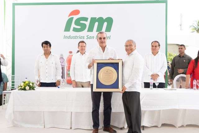 Presidente Abinader inaugura ampliación planta de producción de Industrias San Miguel en Santiago Rodríguez