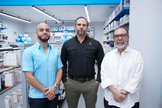 Félix Ortiz, Eric Y. Michelen y Eric Michelen