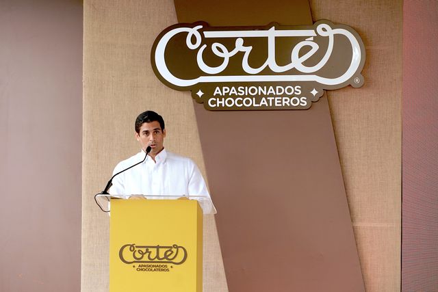 Eduardo Cortés Shehab, vicepresidente ejecutivo de Cortés en RD, durante su discurso