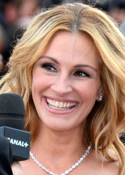 Julia Roberts sonríe en la alfombra roja del Festival de Cannes en 2016