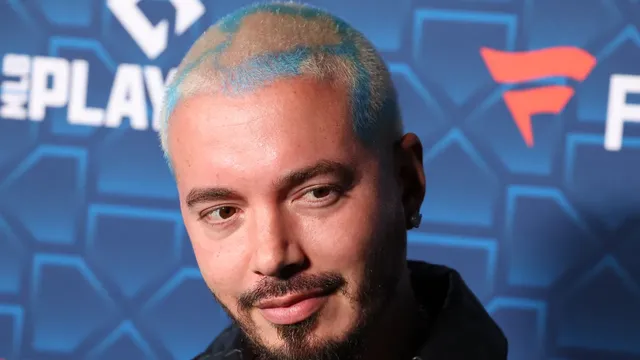 J Balvin muestra segunda colaboración con Nike y Air Jordan 2