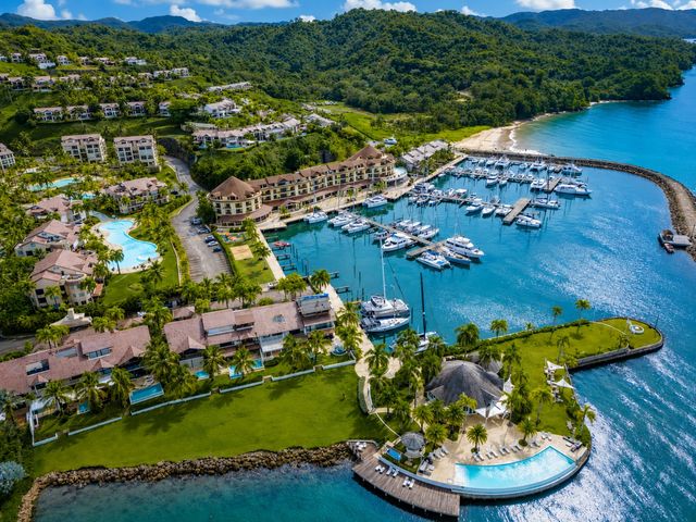 Vista de Marina Puerto Bahía en Samaná