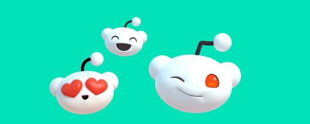 Tres versiones de Snoo, la mascota de Reddit, sobre un fondo verde agua