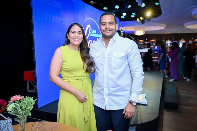 Perla Navarro y Mauricio Domínguez