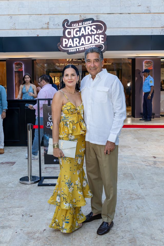 Deyanira Pappaterra y Carlos Medrano en Cigars in Paradise
