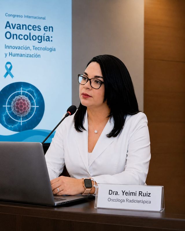 La doctora Yeimi Ruiz, oncóloga radioterápica, en un congreso de oncología