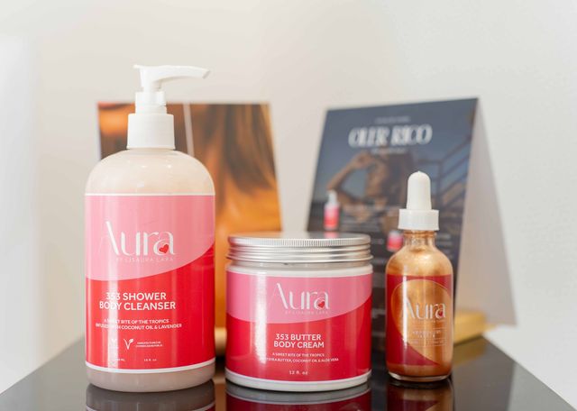 Productos de Aura by Lisaura exhibidos en Essenza