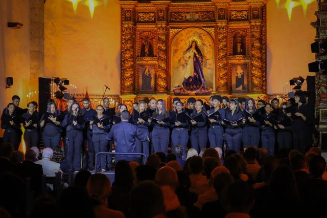 Fiesta Clásica presentó concierto sinfónico navideño en la iglesia Regina Angelorum