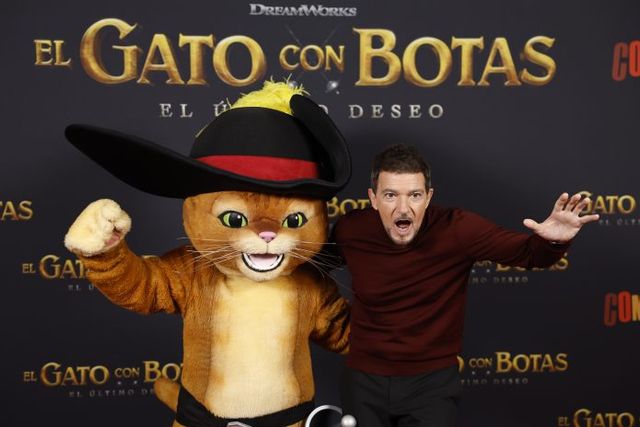 El Gato con Botas llega en español con la voz de Antonio Banderas