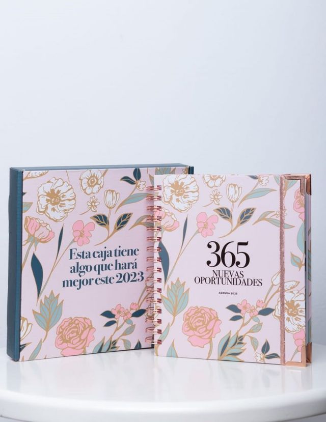 Amelie RD presenta la 2da versión de su agenda de planificación y crecimiento personal para este 2023