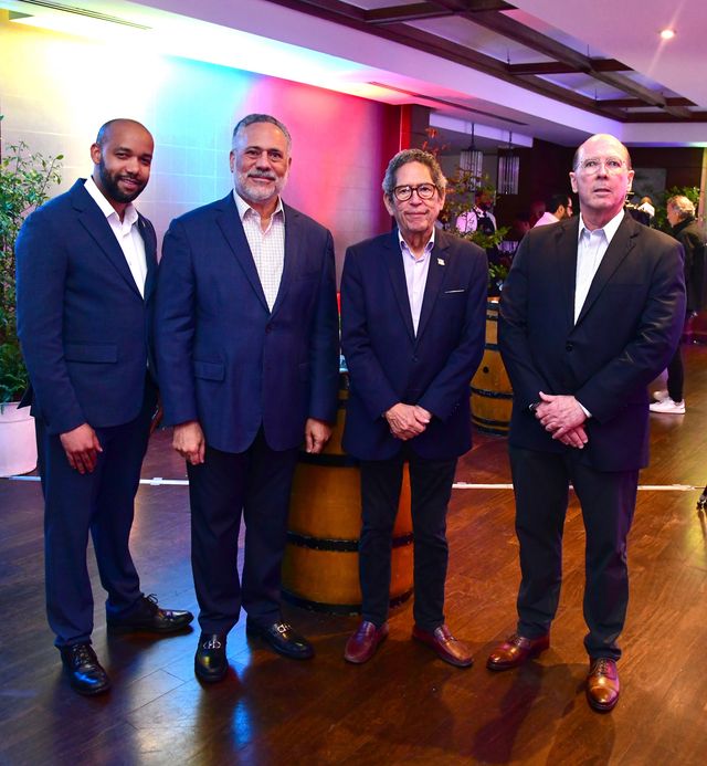 Carlo Espino, Franky Cruz, Fernando González Nicolás y John Harper