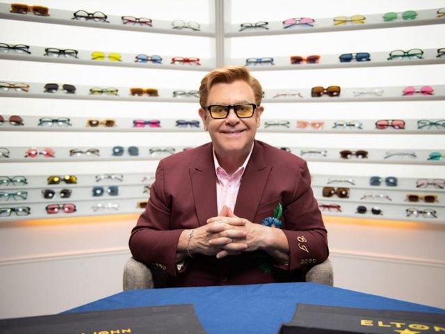 Elton John presenta su primera colección de lentes en asociación con Walmart y Sam´s Club