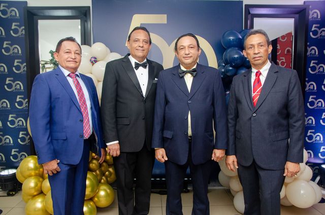 Encajes La Rosario celebra cinco décadas