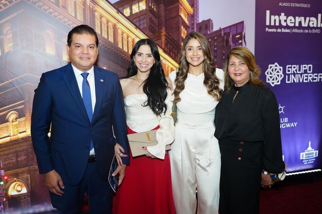 Adriano Abreu Sued, Yinette Then Comprés, Laura Méndez y Josefina Cuello