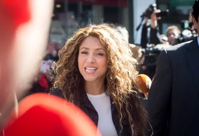 Shakira irá a juicio por seis delitos