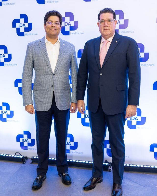 Rafael E. Izquierdo y Miguel Ángel Dargam en la presentación de IDA Healthcare