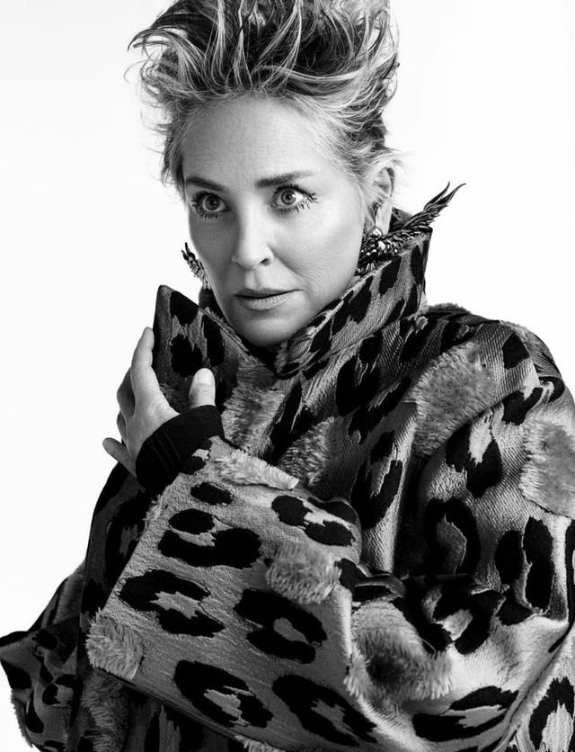 Sharon Stone empoderada en portada de Harper’s Bazaar
