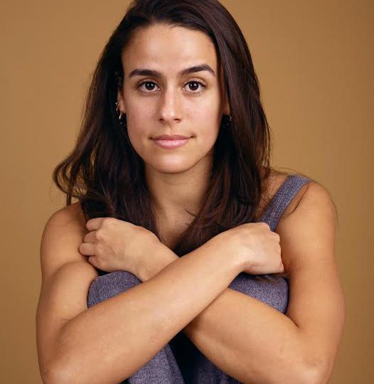 Esta actriz dominicana debuta en cine junto a Jennifer López