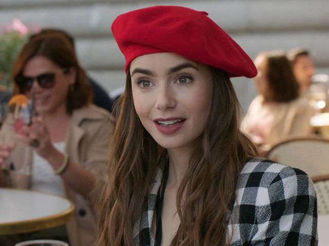 Revelan primeros looks de Emily in Paris