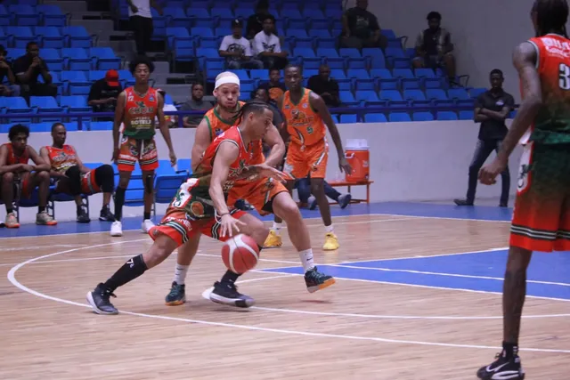Inicia el Torneo de Baloncesto Superior de La Romana en su edición número 40 “Copa Orgullo de mi barrio”