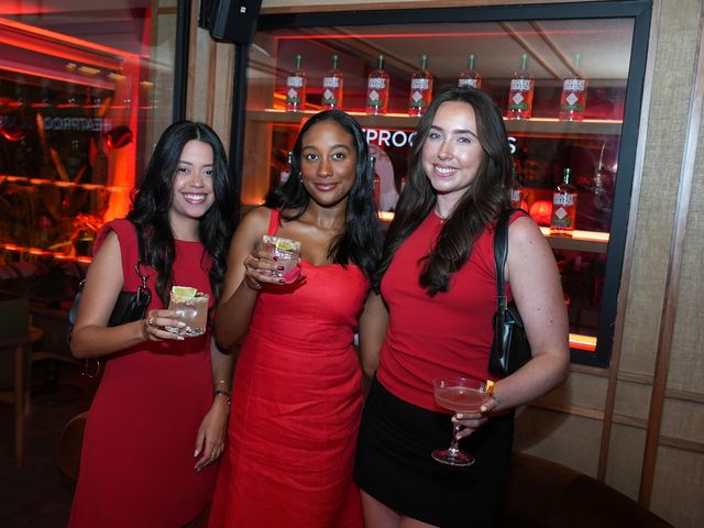 Gabriela Genao, Rosa Pozo y Lucy Mitchell en el lanzamiento de Absolut TABASCO en María & María