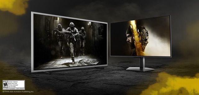 Un televisor y un monitor Samsung muestran escenas de Call of Duty: Modern Warfare 4 con soldados armados
