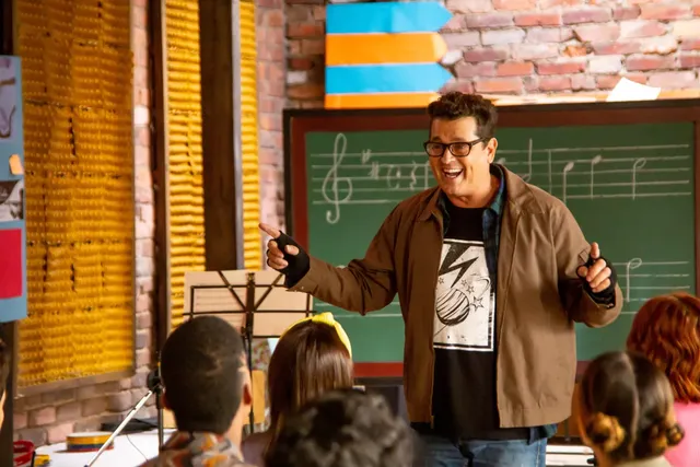 Carlos Vives llegará a Disney+ como profesor