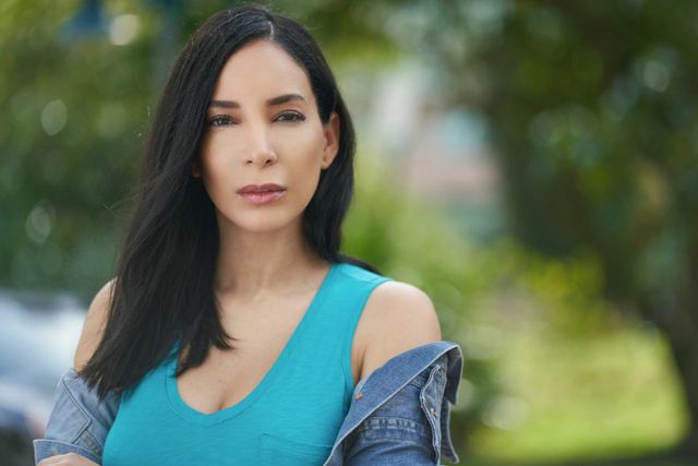 Marta González muestra a su bebé Sienna