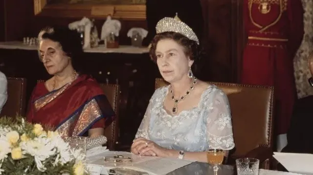 Conozca las joyas emblemáticas de Isabel II