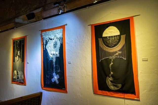 Presentan exposición de artes plásticas “El Tiempo en Juego” en Casa de Teatro