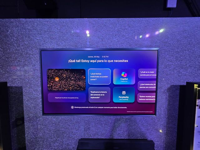 Pantalla Samsung con el asistente de inteligencia artificial en la interfaz