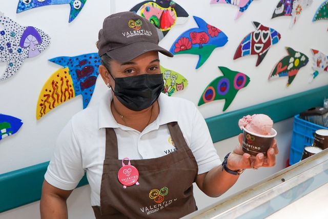 Helados Valentino se viste de rosa por lucha contra el Cáncer de Mama