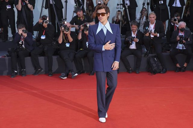 Harry Styles se convierte en ícono de la moda