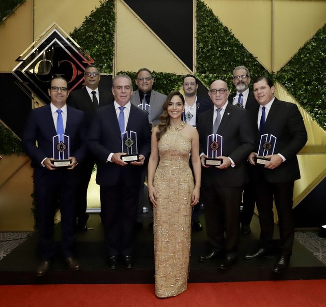 Realizan tercera edición de premios Construgala