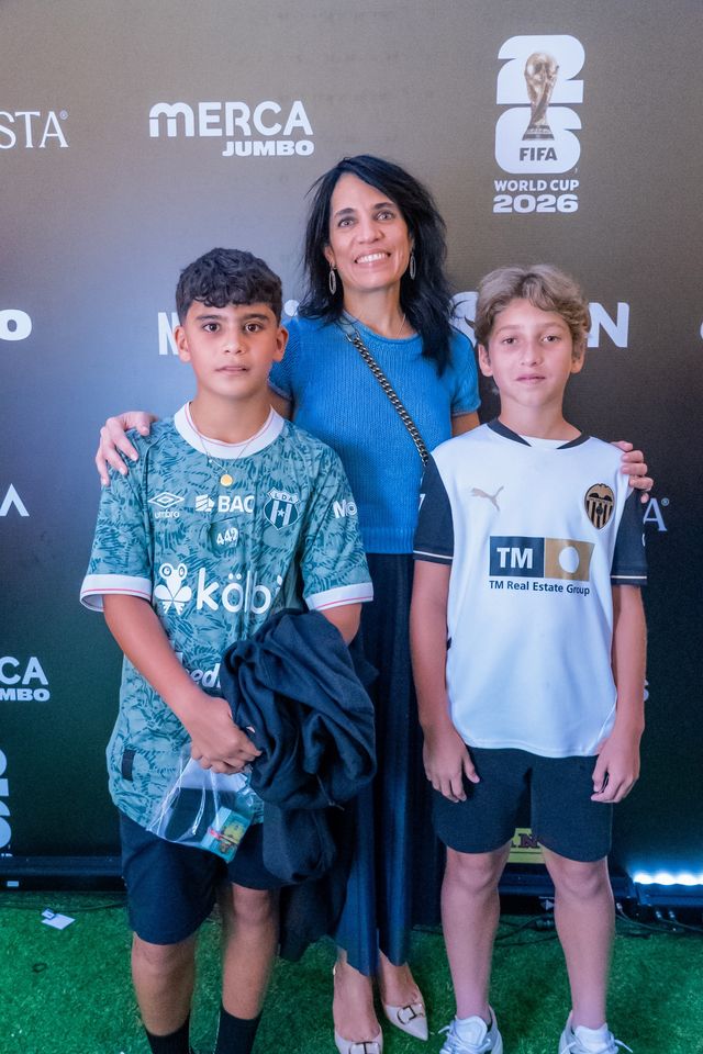 Juana Hernández, José María y Sebastián