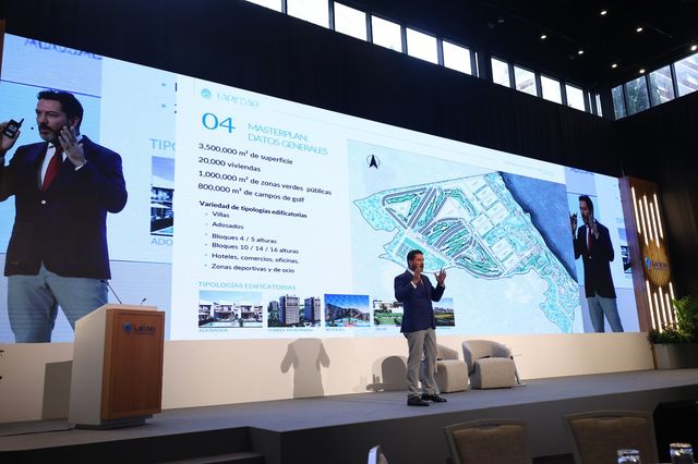 Juan Andrés Romero presenta el masterplan de Larimar City & Resort en el escenario del Foro de Inversionistas de Latinex