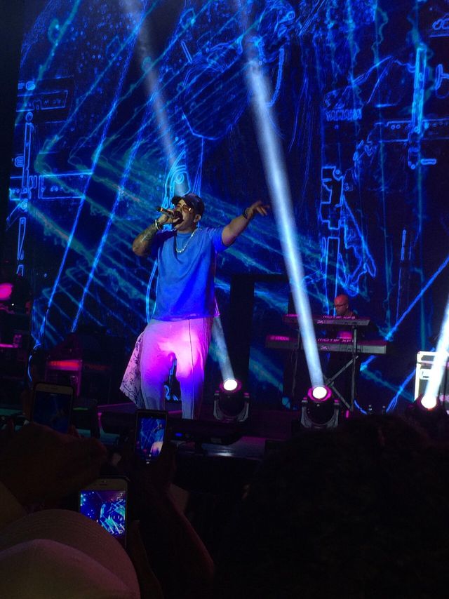 Daddy Yankee canta en el escenario durante su Con Calma Tour de 2019