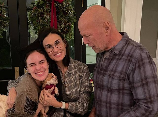 Bruce Willis celebra Navidad hasta con su ex Demi Moore